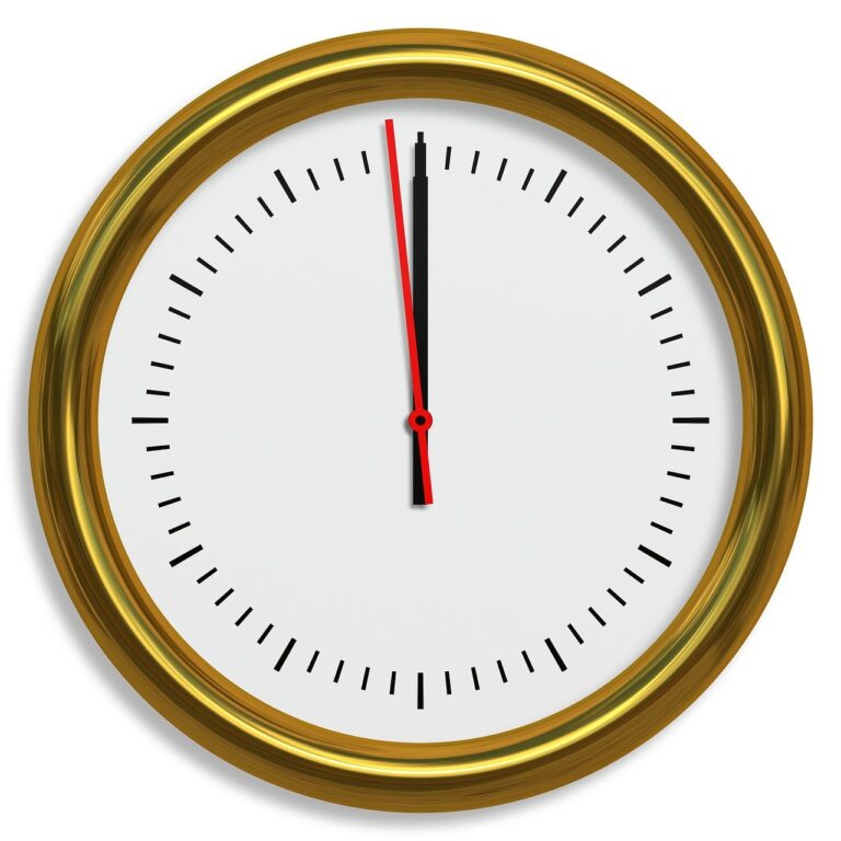 clock, 5 to 12, the eleventh hour, clock hands, time, sequence, just before almost, shortly before the end, meager, midnight, annual financial statements, new year's eve, turn of the year, sylvester